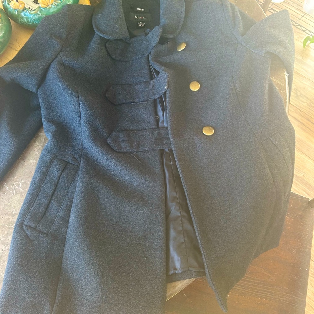 Medium dark gray coat